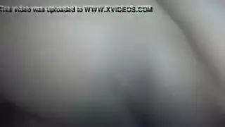 فرج ريبيكا لونسبيري الحليق يُحشى بعد جلسة تعمق في الحلق