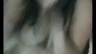 سمين ووسيم: شاب بريطاني يستمني أثناء المكالمة