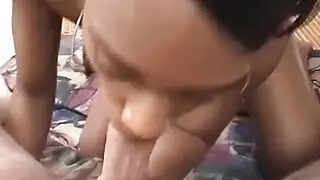 زوجة ابي تنظف قضيبي