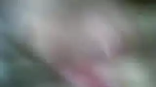 سمراء متهيجة تتحرك بعنف وتنتهي بوجه مغطى