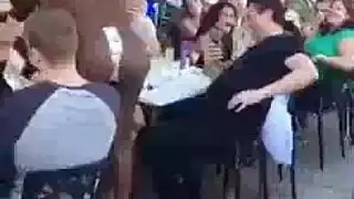 محبوسة ومضروبة بقوة: وقت سجن الفاجرة السمراء