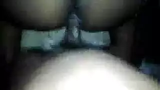 مشهد صريح: شربات في جلسة جماعية جنسية