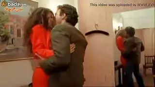 مغوية شاشة ممتلئة الجسم تُهيمن عليها في جنس ثلاثي قاس