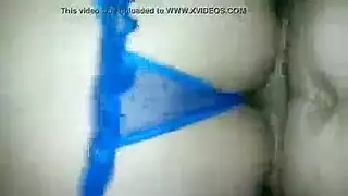 أم ناضجة تستبدل التدليك بشرجي قوي مع أسود