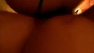 التركيز على مؤخرتها الممتلئة تأخذ كل شيء