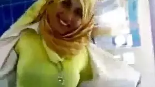 البنتتطلبمنزوجامهامساجوينيكها