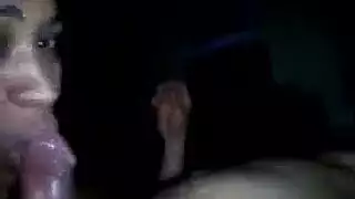 ميليسا م تحصل على فرجها وشرجها الضيقين من مدلكها