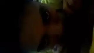 جنس في مسبح عام: جنس فموي وجماع عنيف