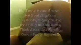 رجل ناضج يهيمن على ثنائي مع غريبين جامحين