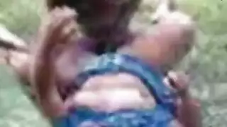 افش مرات ابوه بتتفرج على سكس فى الفون