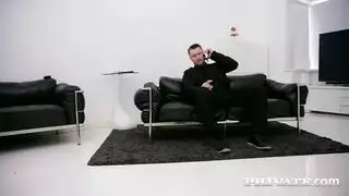 هي تحب القضيب والفرج: لقاء ثنائي الميول إكس إكس إكس